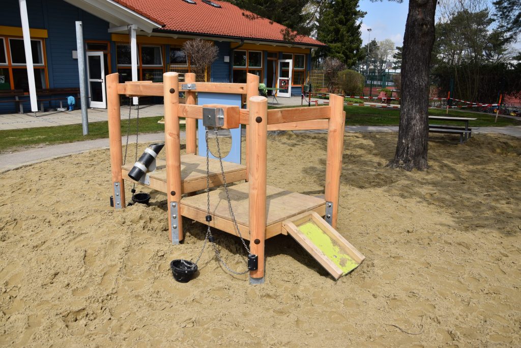 Spielplatz - /m/083vt